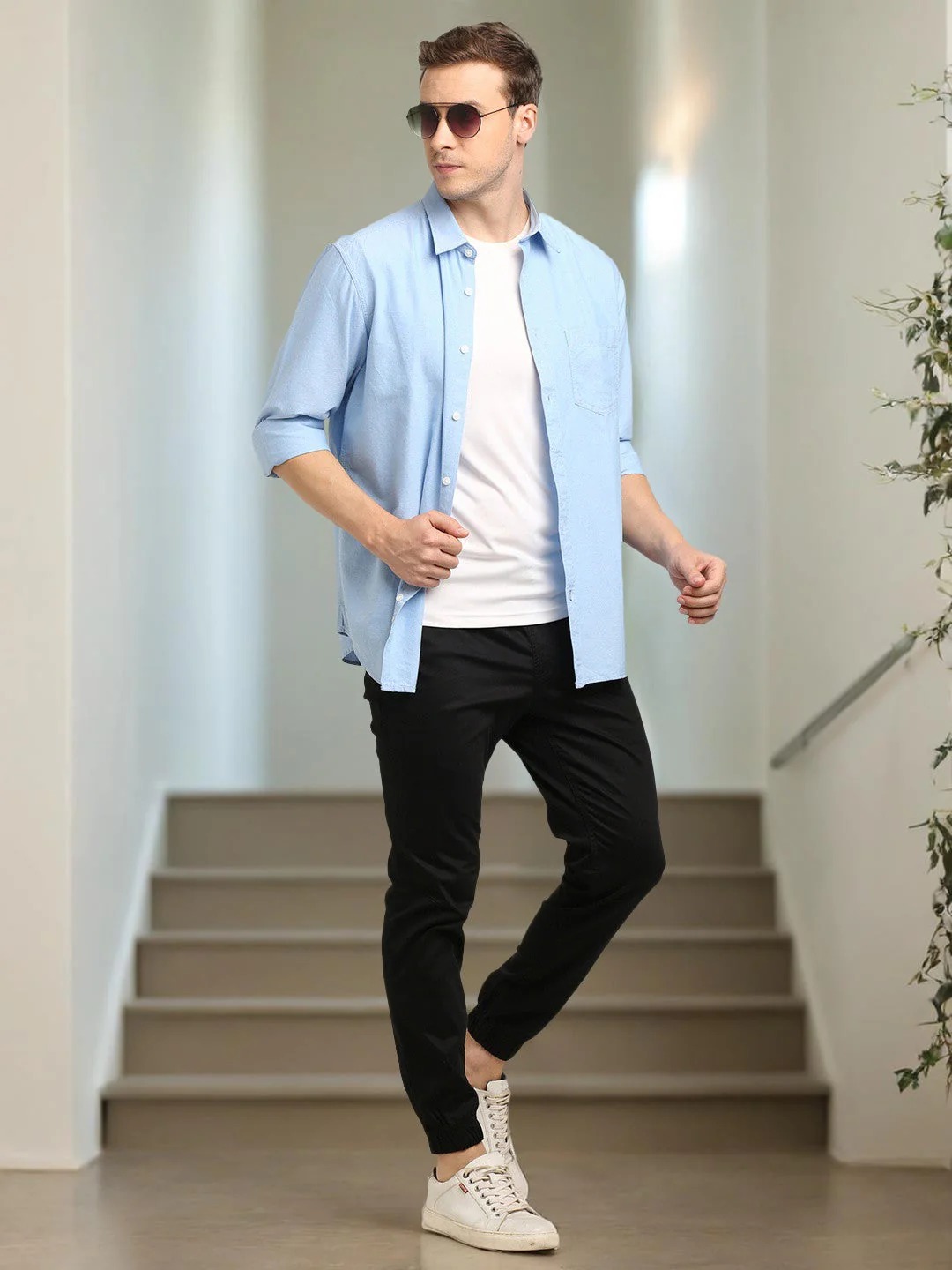 Indian Terrain Men's Comfort Fit Solid Black Trousers